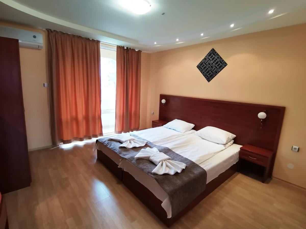 Paris Hotel Balchik Eksteriør billede
