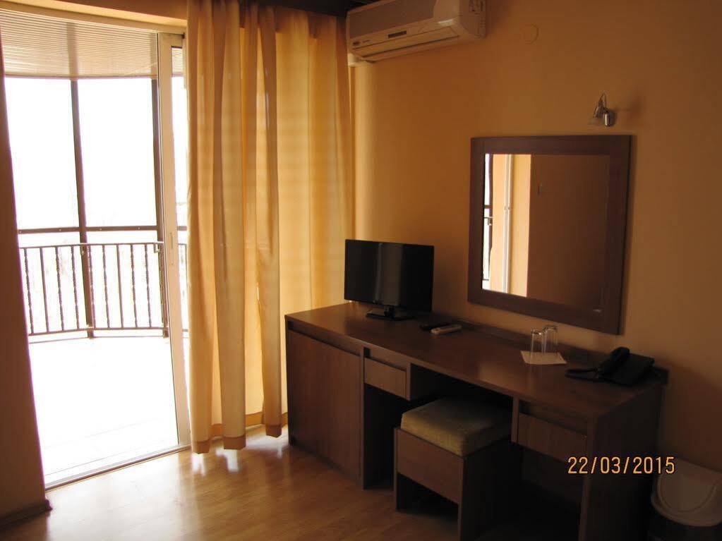 Paris Hotel Balchik Eksteriør billede